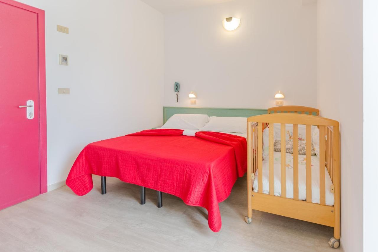 Hotel Eiffel Rimini Extérieur photo
