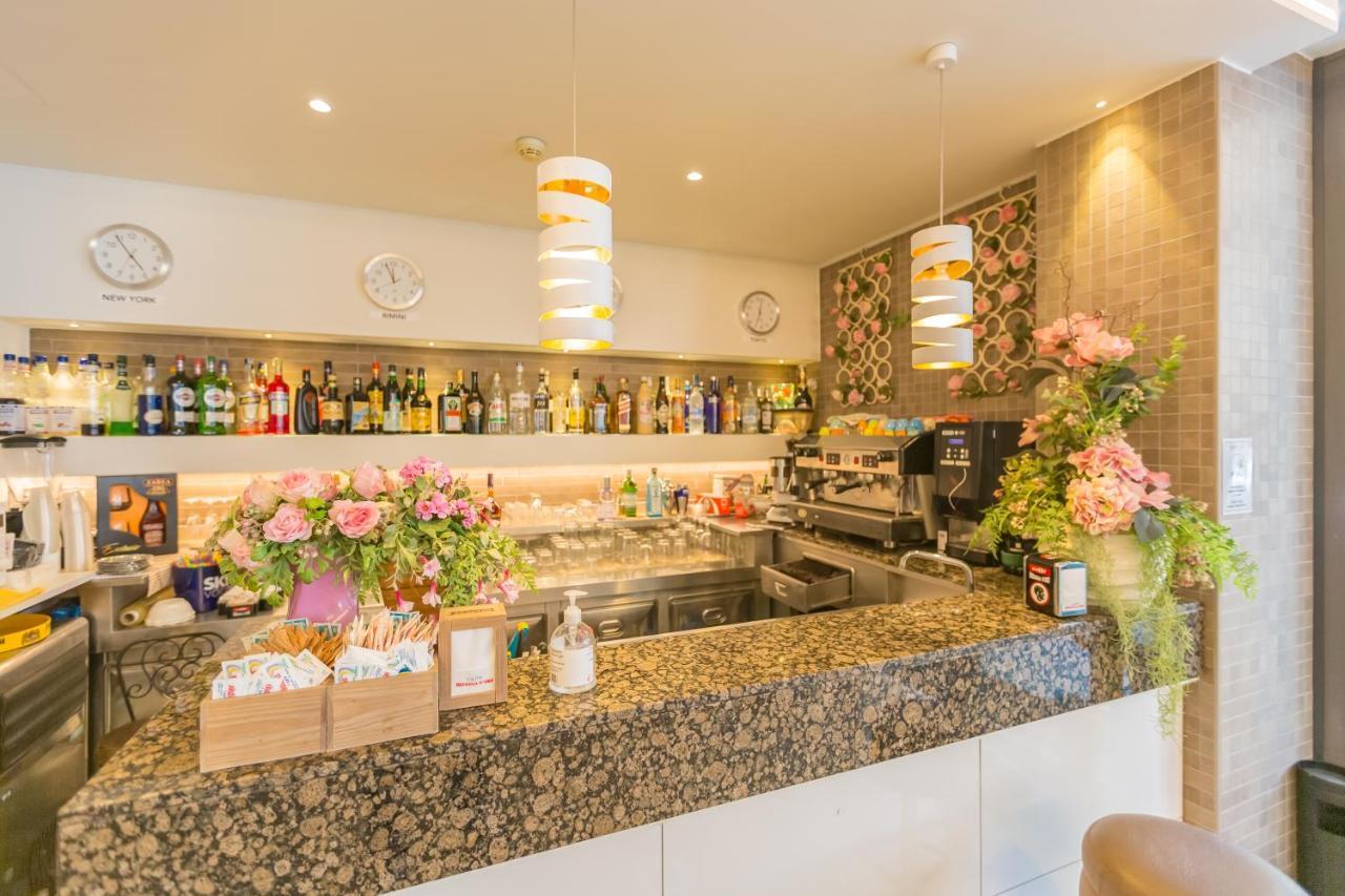 Hotel Eiffel Rimini Extérieur photo