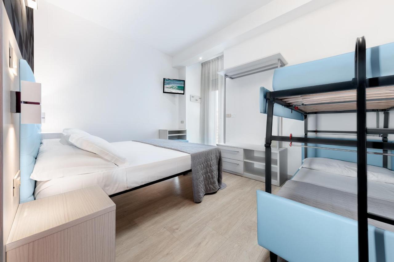Hotel Eiffel Rimini Extérieur photo