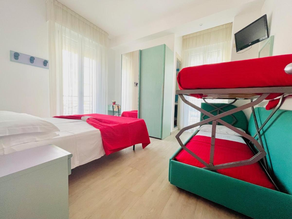 Hotel Eiffel Rimini Extérieur photo