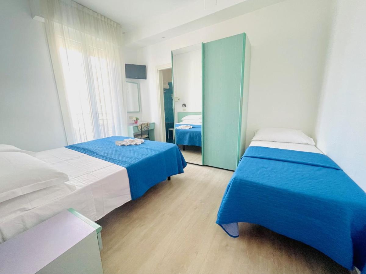 Hotel Eiffel Rimini Extérieur photo