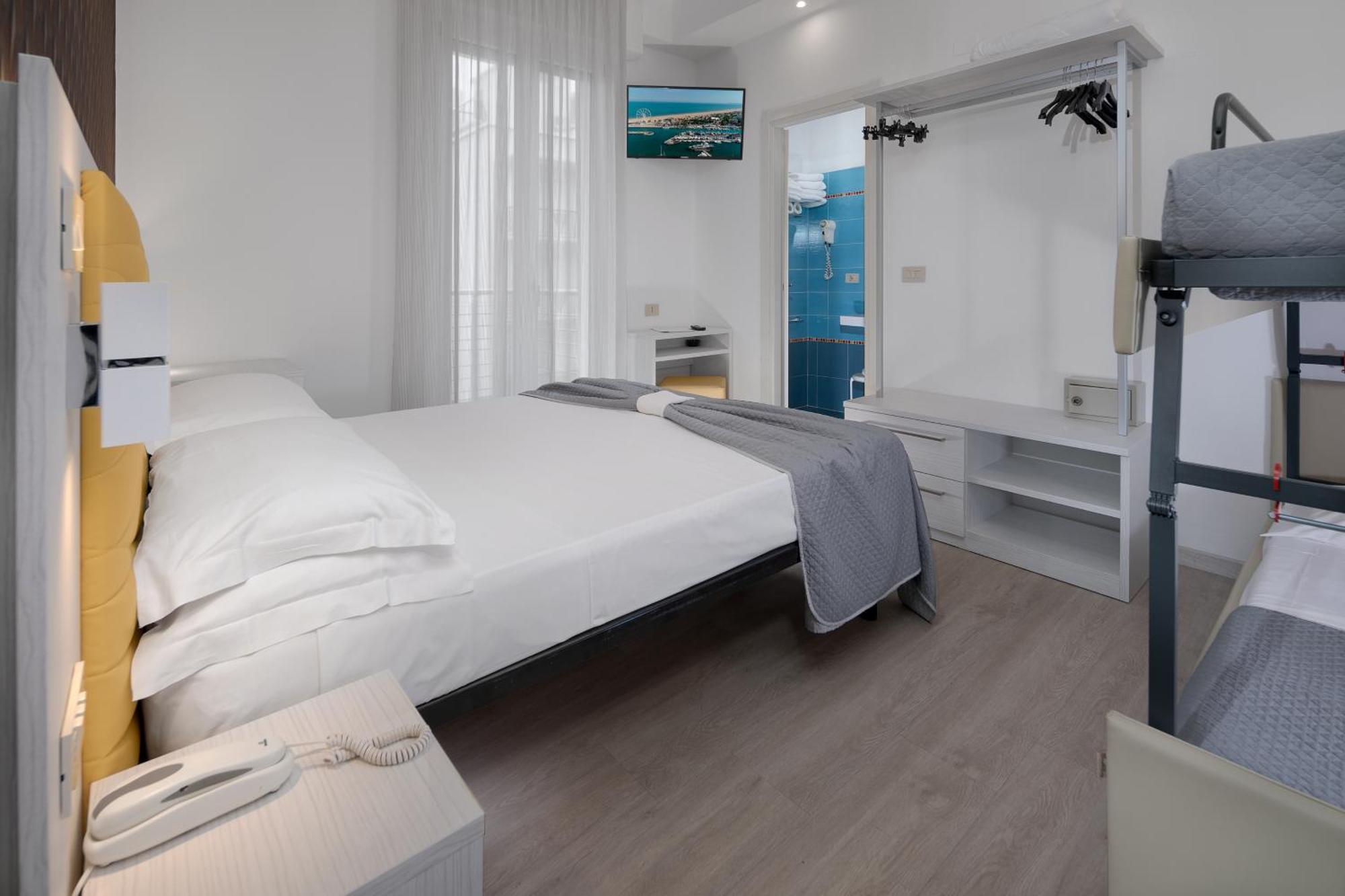 Hotel Eiffel Rimini Extérieur photo