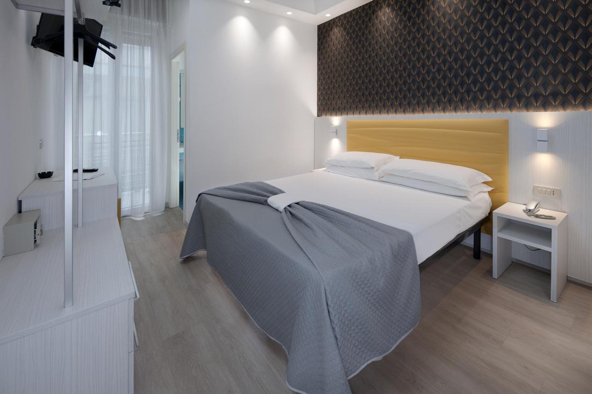 Hotel Eiffel Rimini Extérieur photo