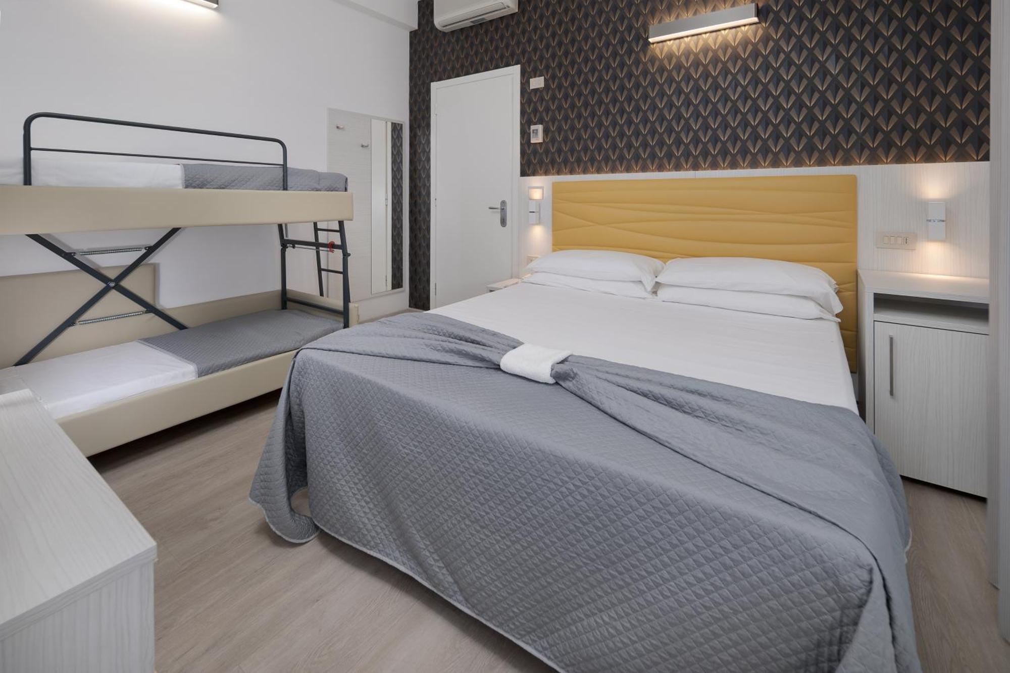 Hotel Eiffel Rimini Extérieur photo
