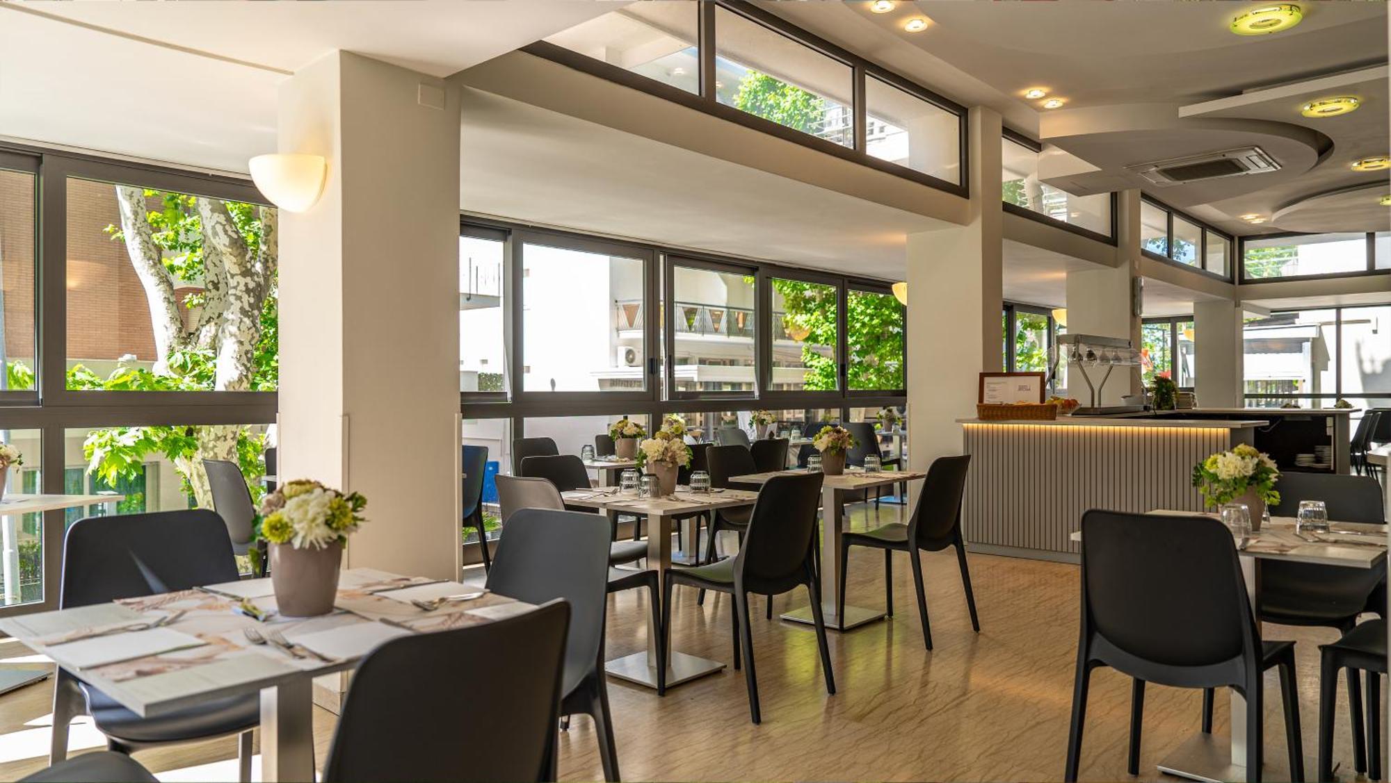 Hotel Eiffel Rimini Extérieur photo