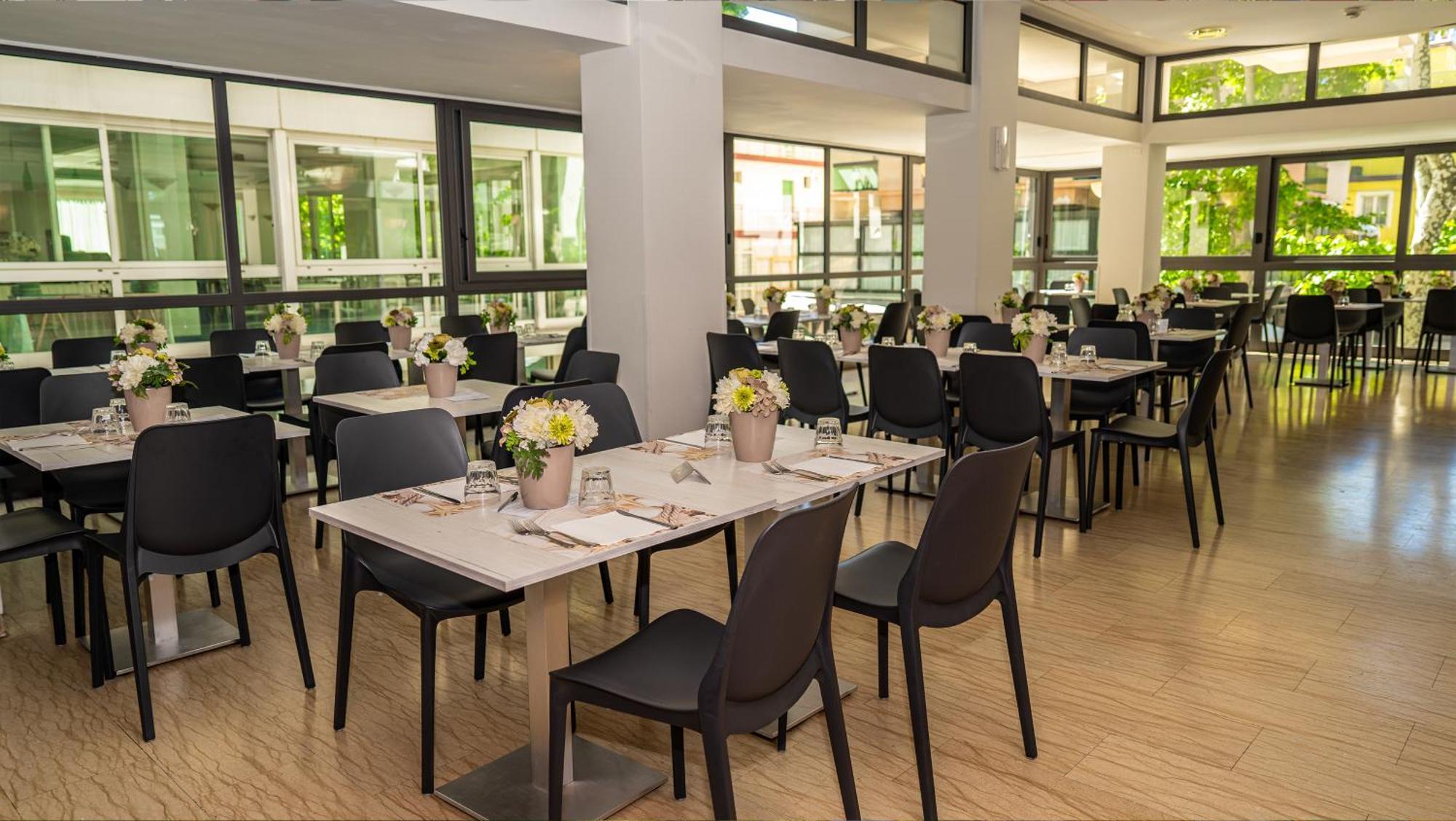 Hotel Eiffel Rimini Extérieur photo